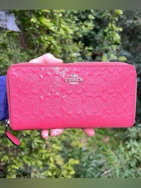 COACH Long Zip-Around Wallet Pink Embossed Leather w Gold Hardware AUTHENTIC